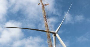 Windkraftanlage im Bau